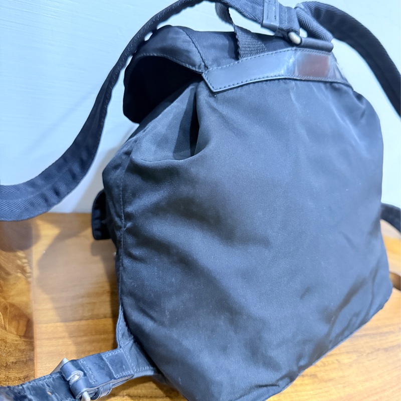 8新✨私物甜售🫶🏻磁扣款 超輕盈的PRADA經典尼龍 黑色後背包 降落傘背包-34