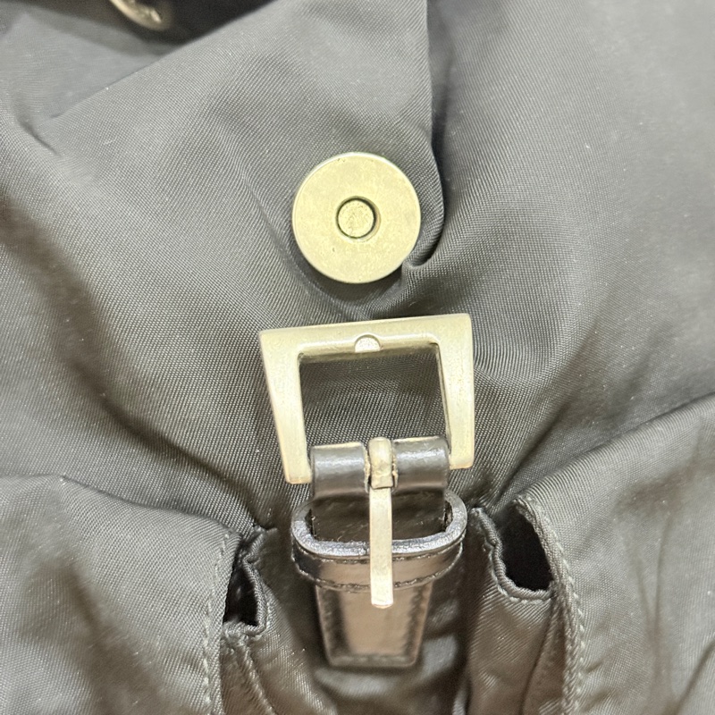 8新✨私物甜售🫶🏻磁扣款 超輕盈的PRADA經典尼龍 黑色後背包 降落傘背包-39