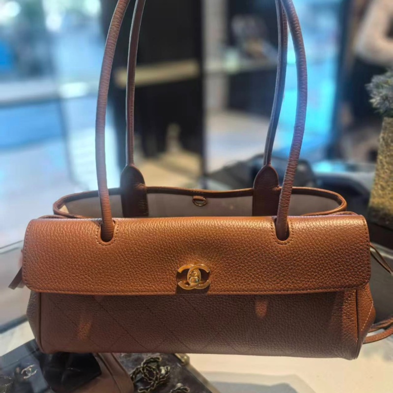 Chanel香奈兒26S焦糖色法棍包-4