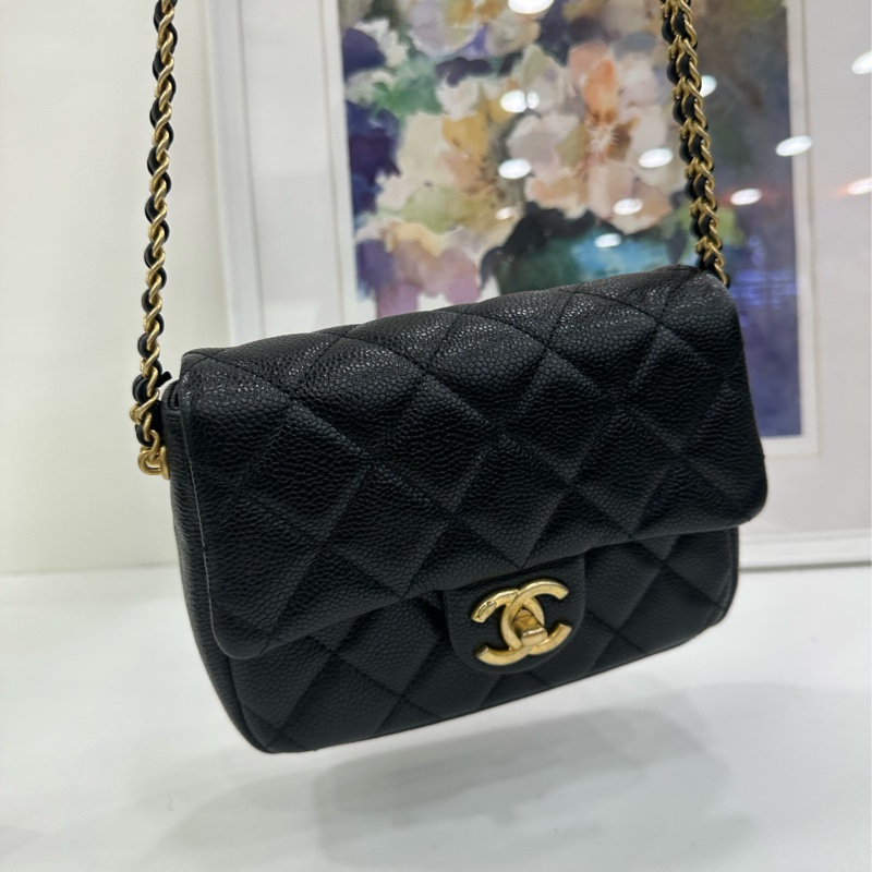 Chanel 香奈兒 21A金幣方胖子口蓋包 黑金配色 荔枝紋牛皮 有購證 尺寸：19×7×15-6