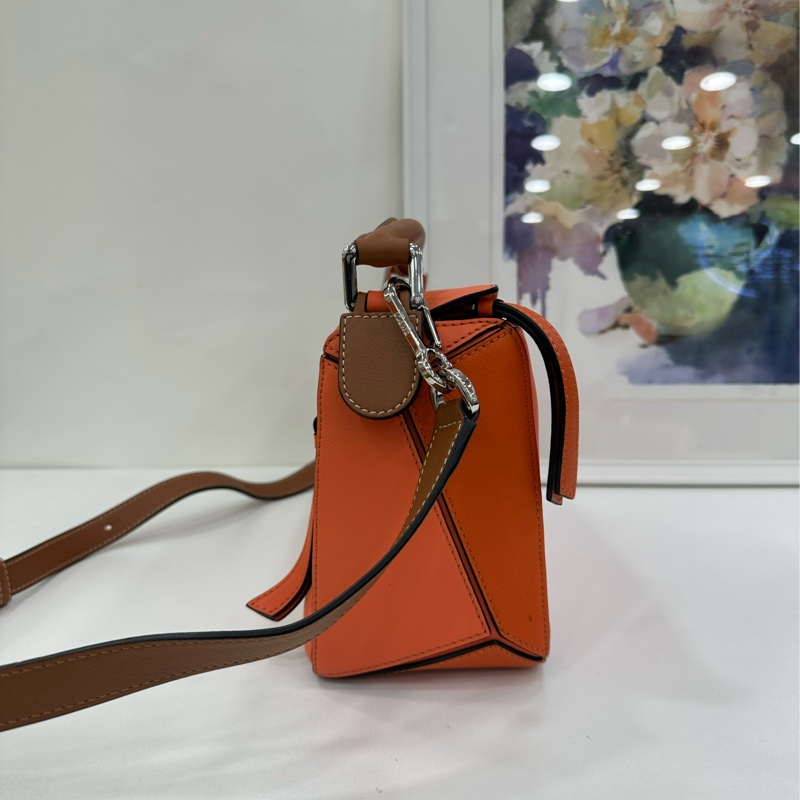 Loewe 羅意威 puzzle小號 24cm底長。-3