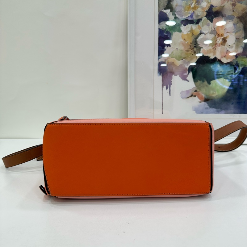 Loewe 羅意威 puzzle小號 24cm底長。-5