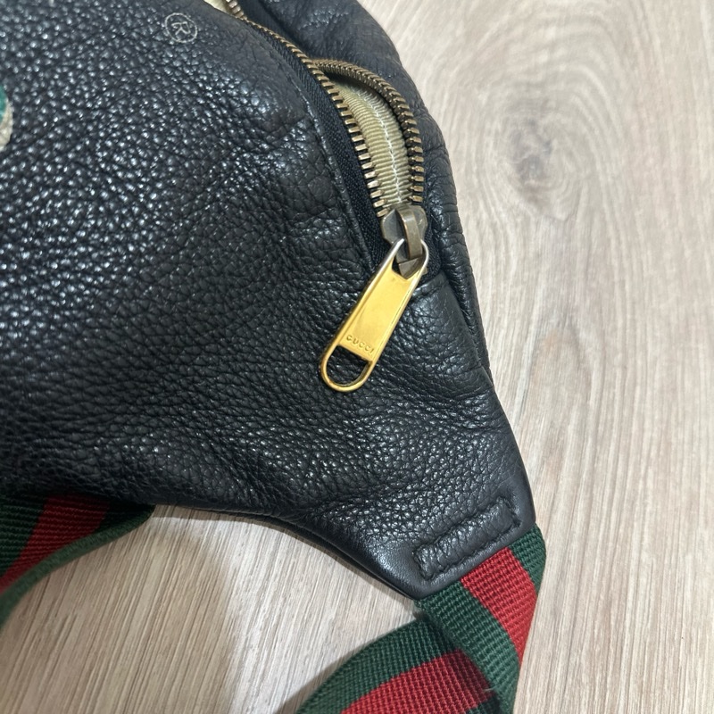 Gucci 大黑色皮革 腰包/斜背包 /胸包-4