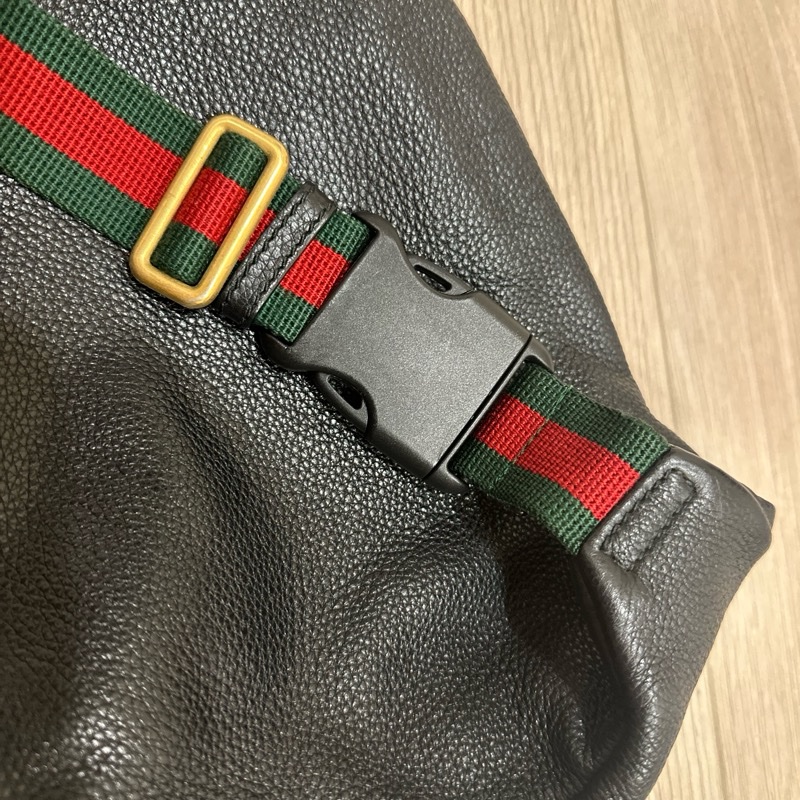 Gucci 大黑色皮革 腰包/斜背包 /胸包-12