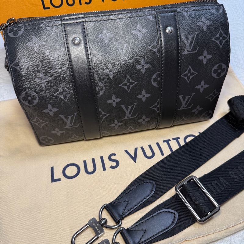 閒置未使用 LV 路易威登 keepall 27 city 芯片款 25年7月 配件 塵袋 尺寸：27 cm × 17 cm × 13 cm-0