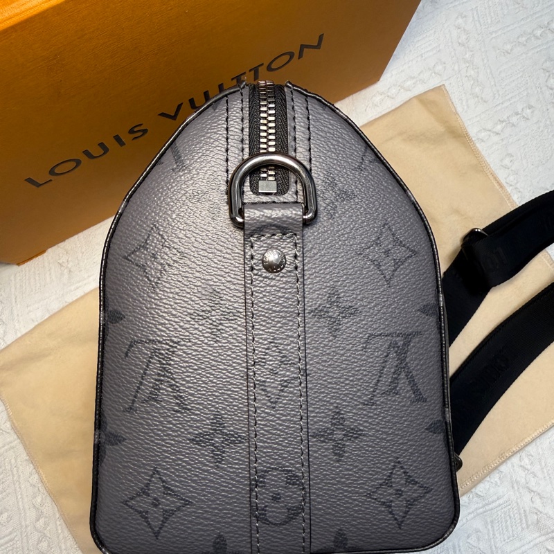 閒置未使用 LV 路易威登 keepall 27 city 芯片款 25年7月 配件 塵袋 尺寸：27 cm × 17 cm × 13 cm-1