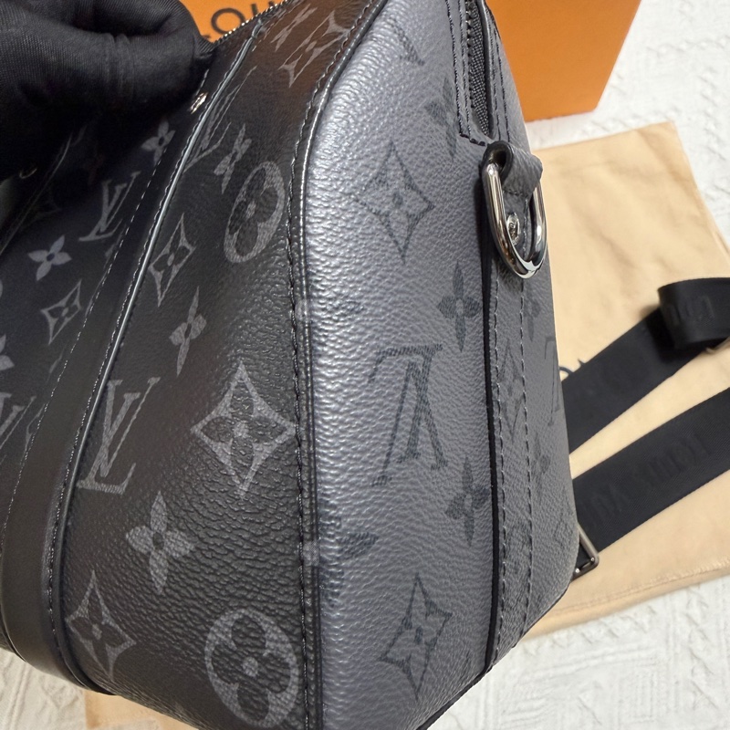 閒置未使用 LV 路易威登 keepall 27 city 芯片款 25年7月 配件 塵袋 尺寸：27 cm × 17 cm × 13 cm-6
