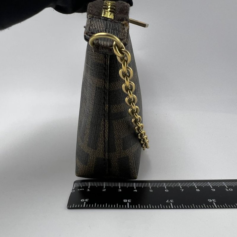 FENDI FF 老花趣味印花鍊條手拿包-3