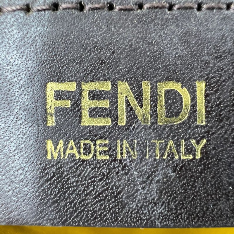 FENDI FF 老花趣味印花鍊條手拿包-4