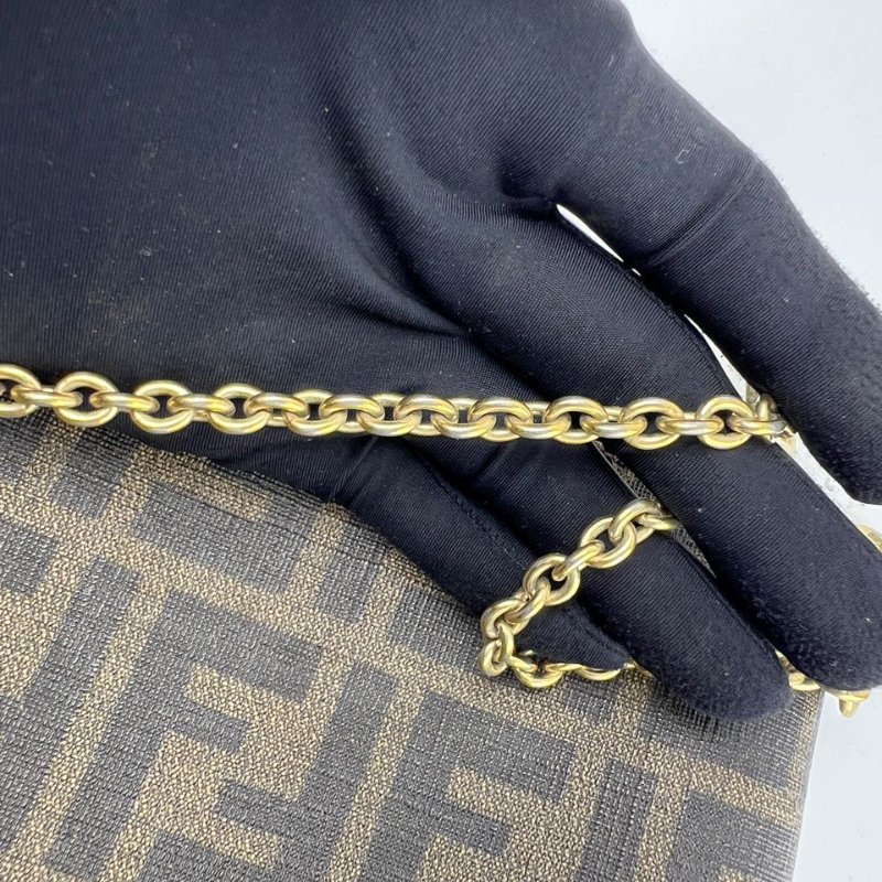 FENDI FF 老花趣味印花鍊條手拿包-20