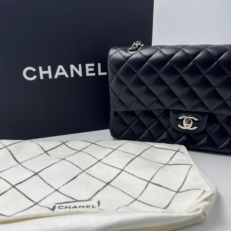 Chanel Classic Flap 經典口蓋包-0