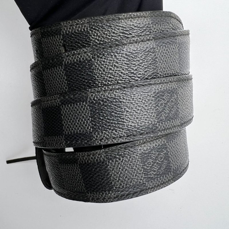 Louis Vuitton Taïga 牛皮針扣皮帶-5