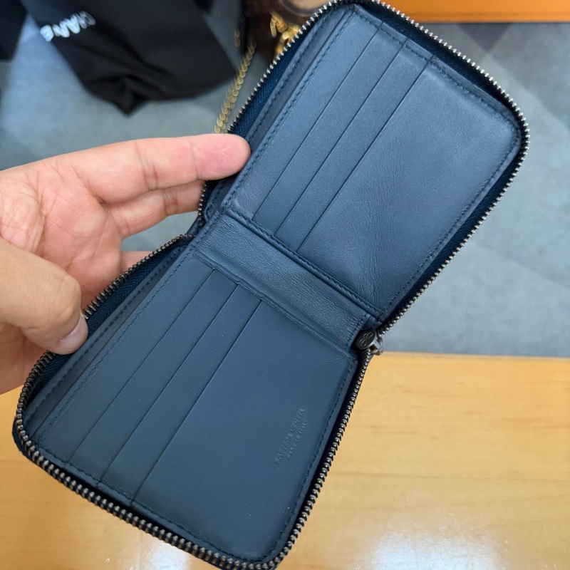 Bv牛皮拉鍊短夾(6卡）-5