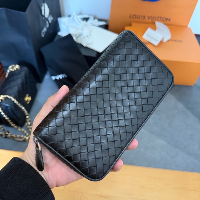 Bv經典黑色編織拉鍊長夾-0