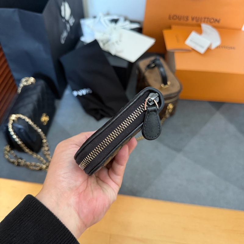 Bv經典黑色編織拉鍊長夾-2