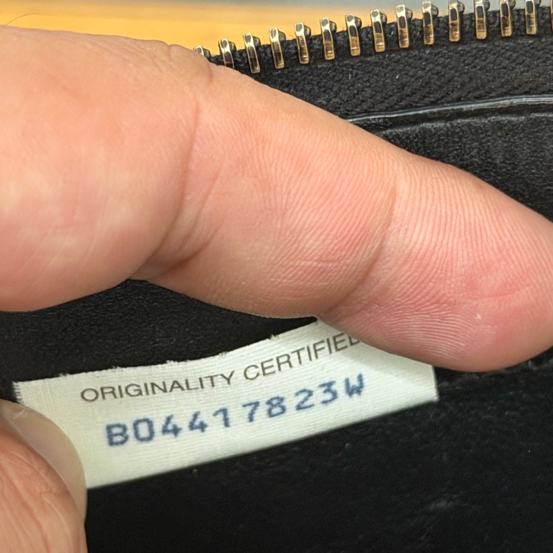 Bv經典黑色編織拉鍊長夾-8