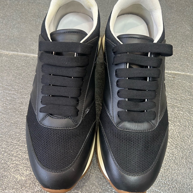 阿瑪尼 armani 黑色男款休閒運動鞋，尺碼41-1