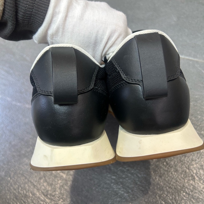 阿瑪尼 armani 黑色男款休閒運動鞋，尺碼41-5