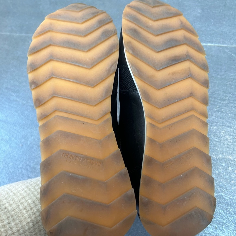 阿瑪尼 armani 黑色男款休閒運動鞋，尺碼41-10