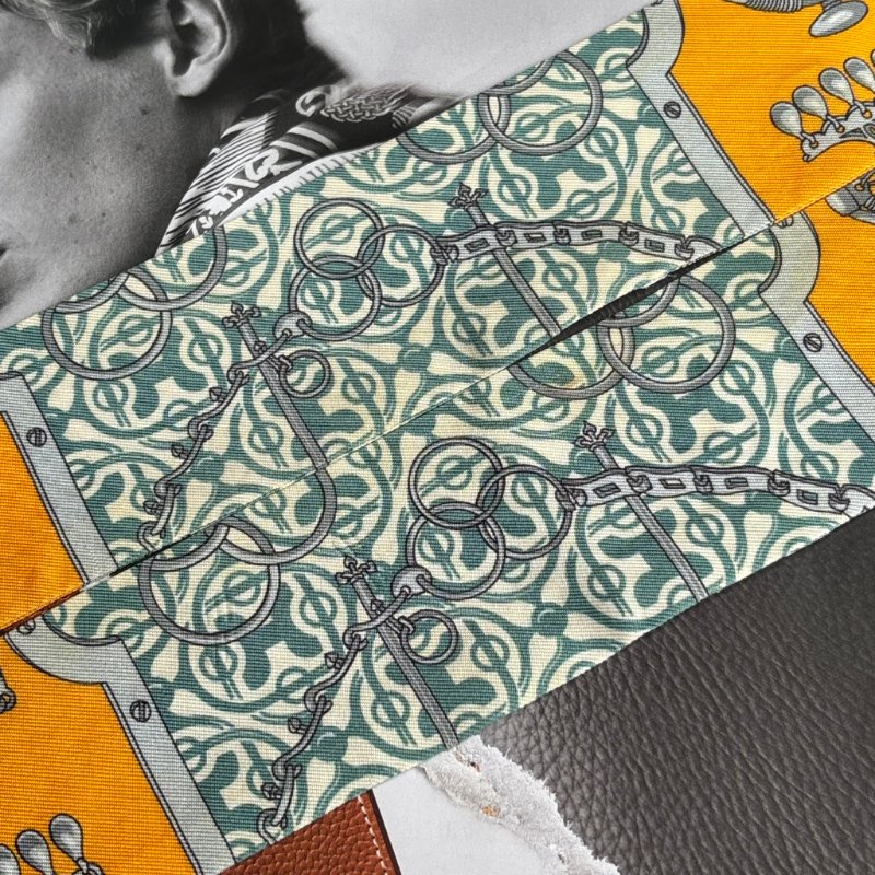 ::HERMES:: Scarf Twilly Horse Bit and Chain Silk Multicolor Orange Green 絲巾黃色/綠色/彩色-12