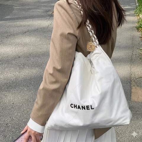 閒置新 香奈兒 24c 白金 黑字 22bag 中號 23年12月芯片款 無子袋 好價 尺寸42*39*8
