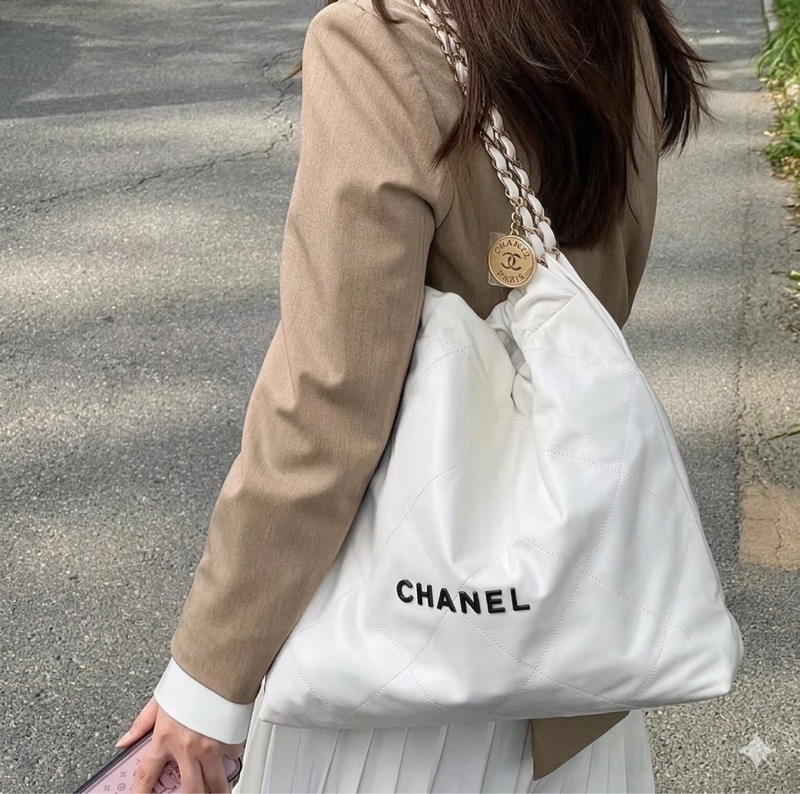 閒置新 香奈兒 24c 白金 黑字 22bag 中號 23年12月芯片款 無子袋 好價 尺寸42*39*8-0