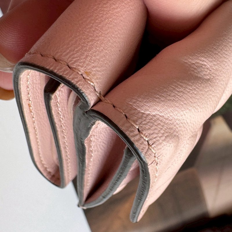 💖專櫃2萬多塊 Fendi 粉色皮革可愛短夾-20