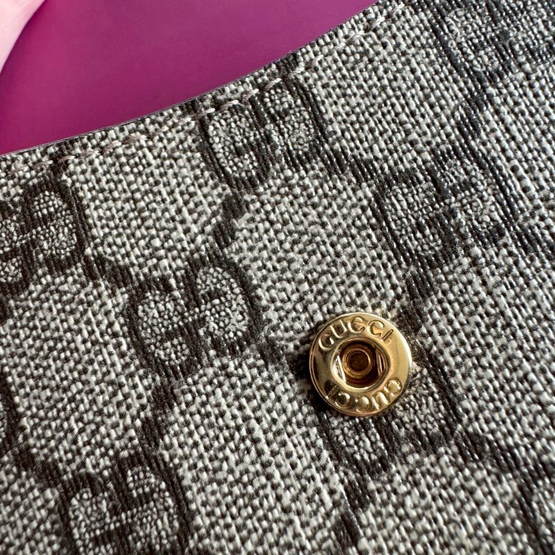 ✨容量超大 GUCCI紅色皮革拼烏木色雙面短夾-16