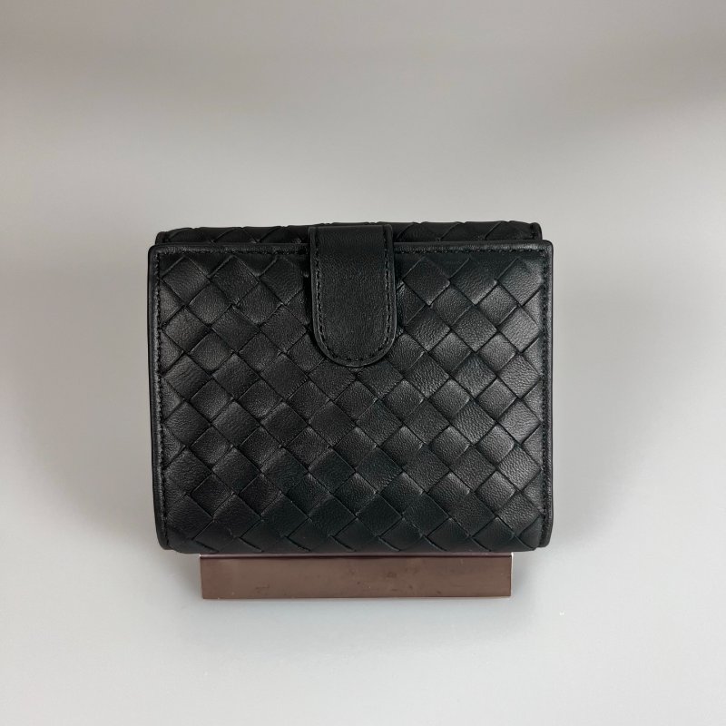 全新品 BV 黑小編織對折扣式短夾-0