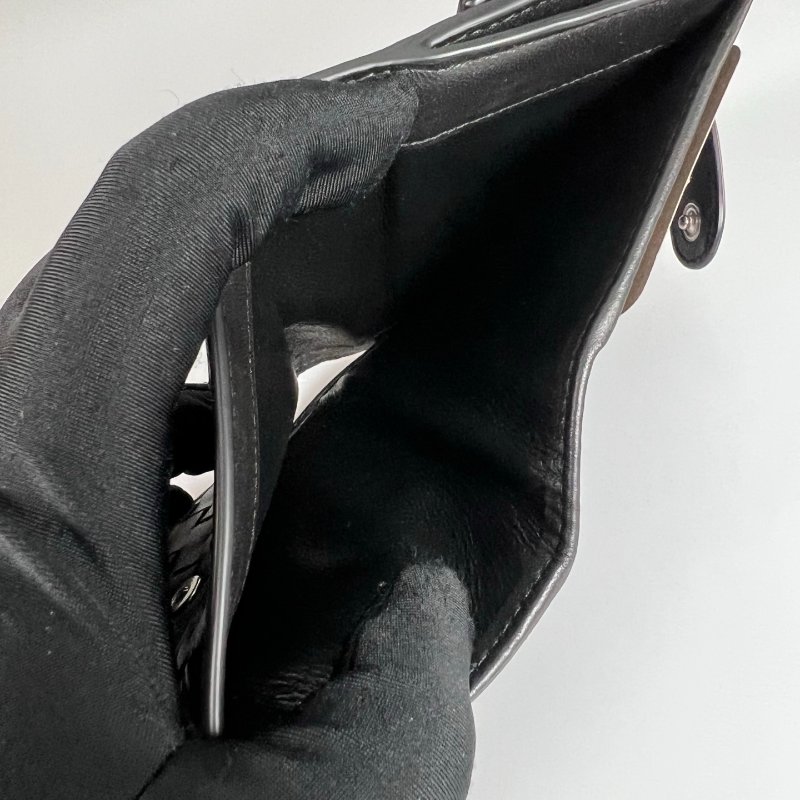 全新品 BV 黑小編織對折扣式短夾-6