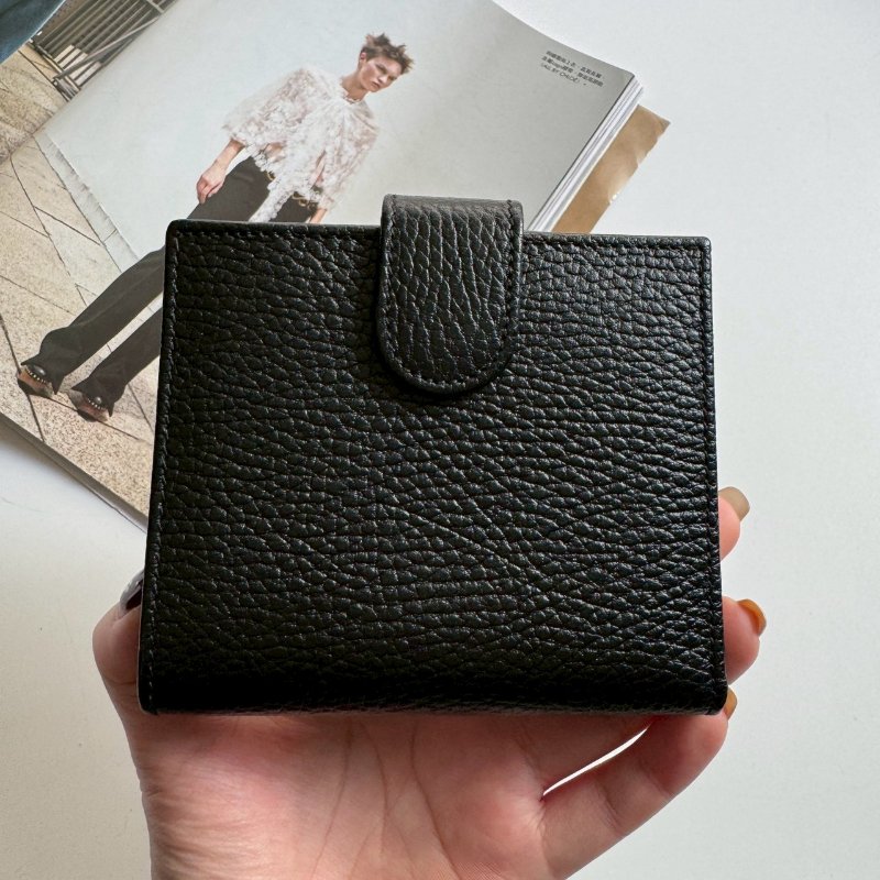 💥黑色不怕髒✨《全新商品》GUCCI 黑色金釦短夾-1