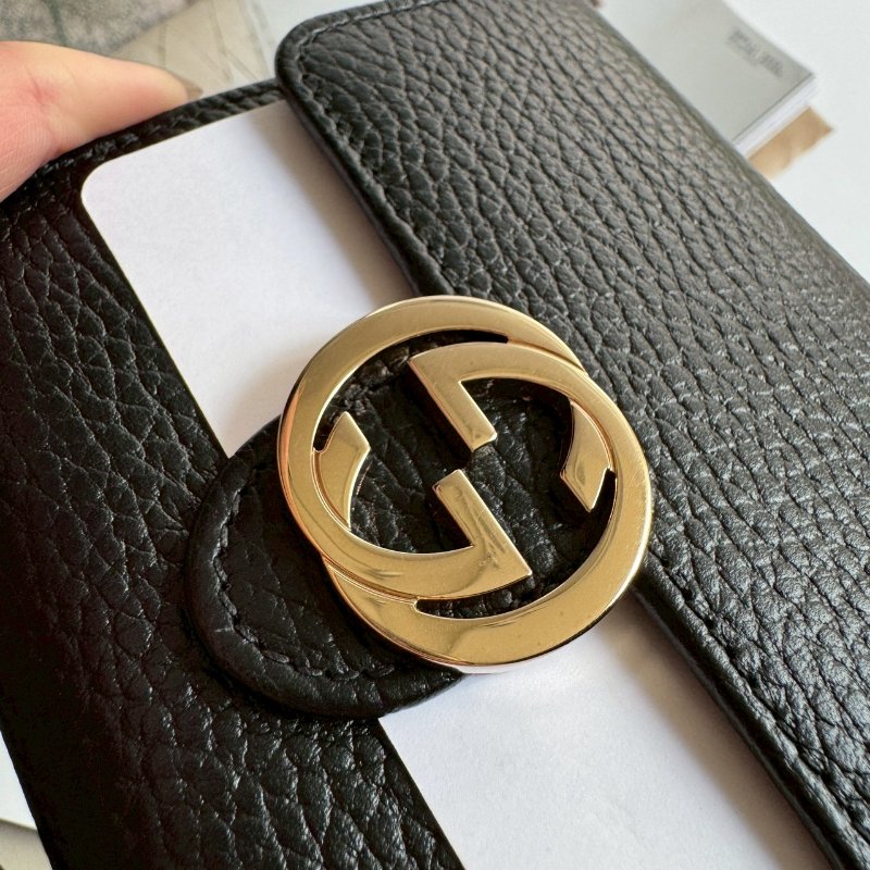 💥黑色不怕髒✨《全新商品》GUCCI 黑色金釦短夾-2