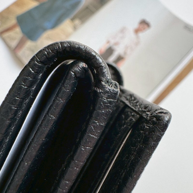 💥黑色不怕髒✨《全新商品》GUCCI 黑色金釦短夾-3