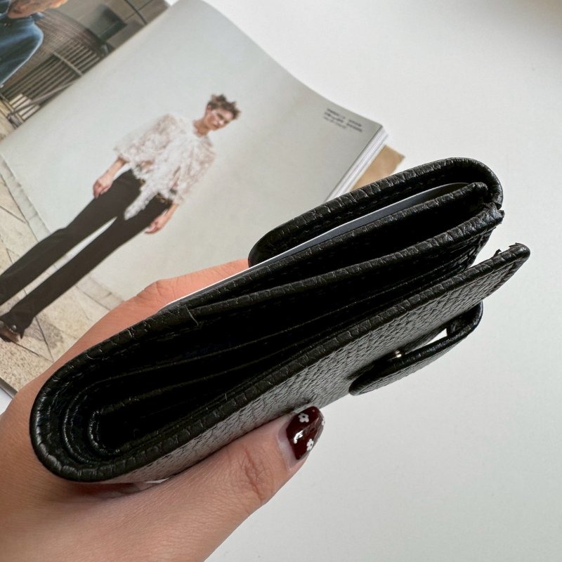 💥黑色不怕髒✨《全新商品》GUCCI 黑色金釦短夾-6