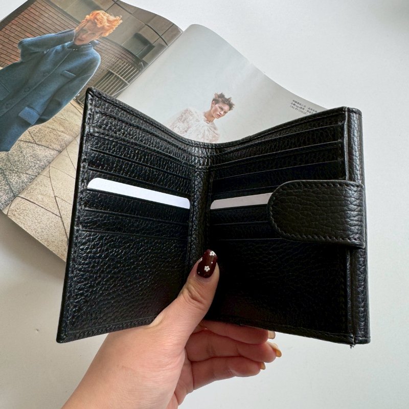💥黑色不怕髒✨《全新商品》GUCCI 黑色金釦短夾-10