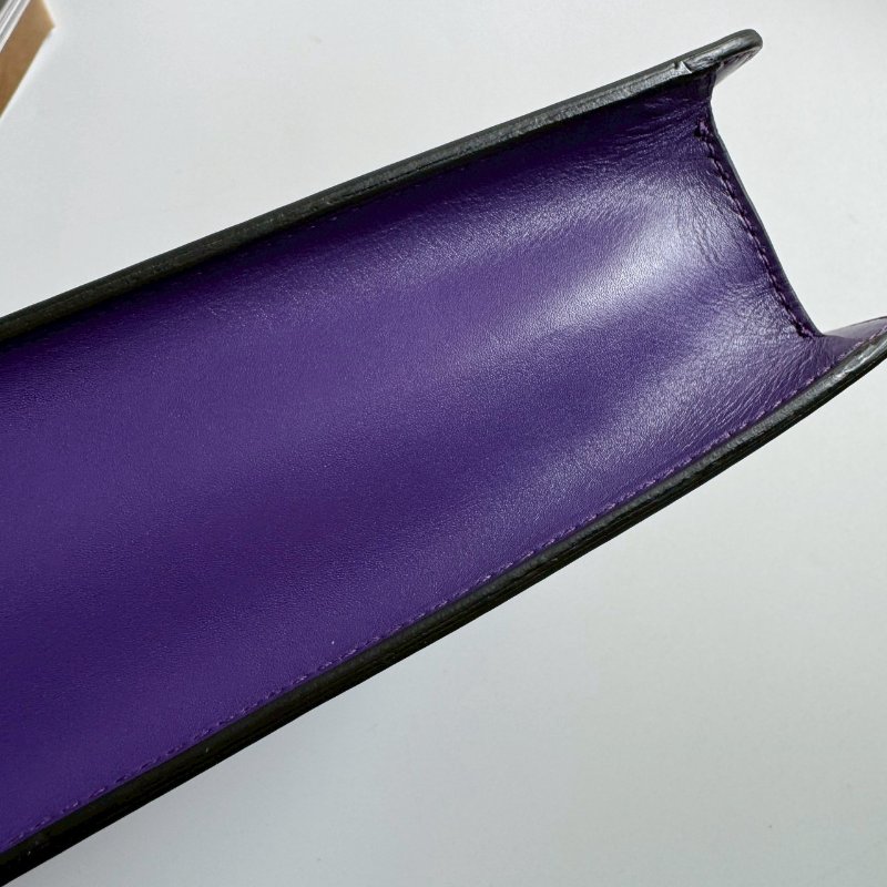 ✨明星同款 Bvlgari 紫色蛇頭肩背包-21