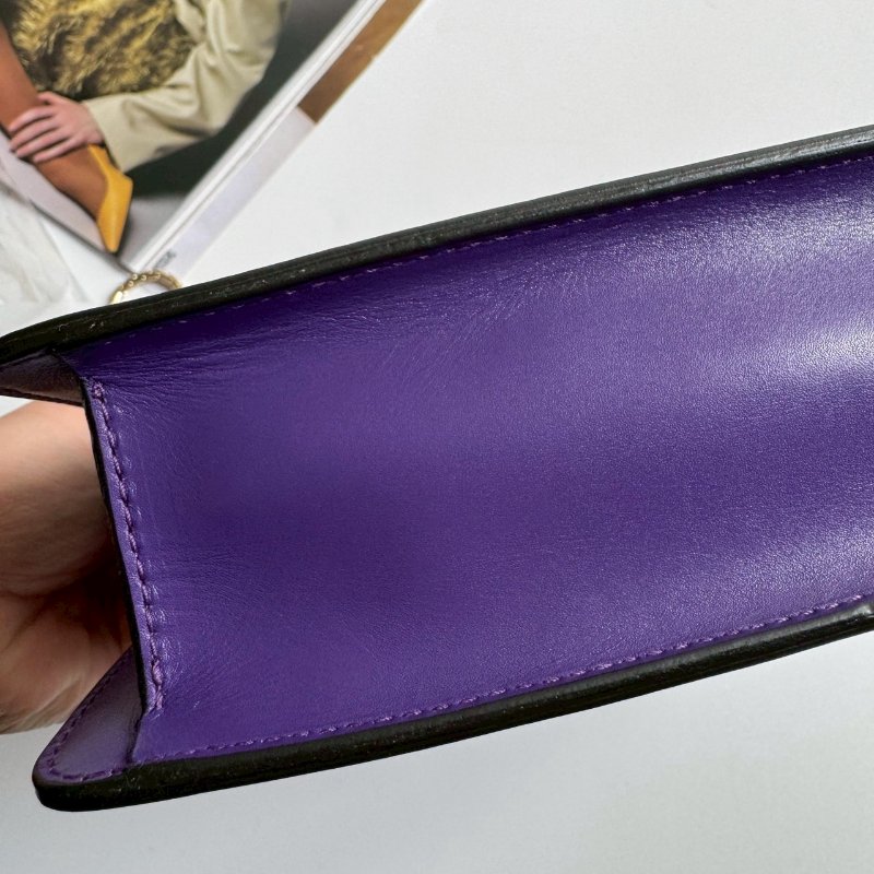 ✨明星同款 Bvlgari 紫色蛇頭肩背包-22