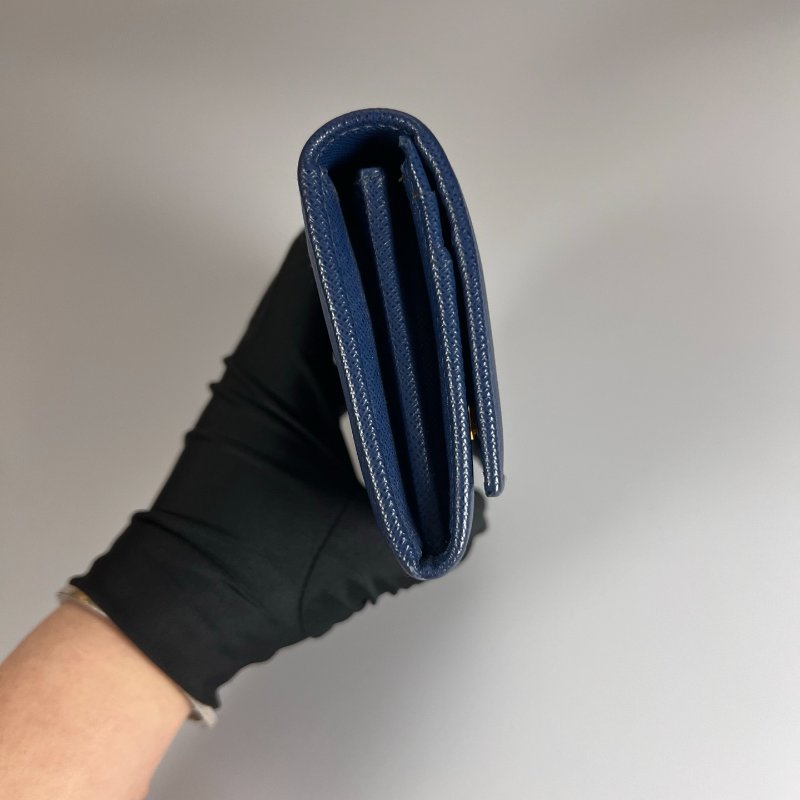 PRADA   藍釦式掀蓋長夾-2