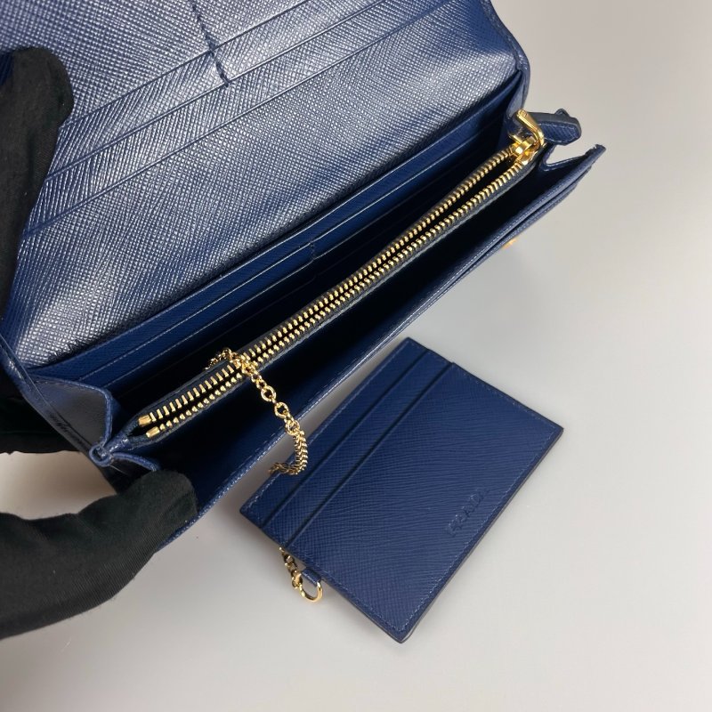 PRADA   藍釦式掀蓋長夾-5