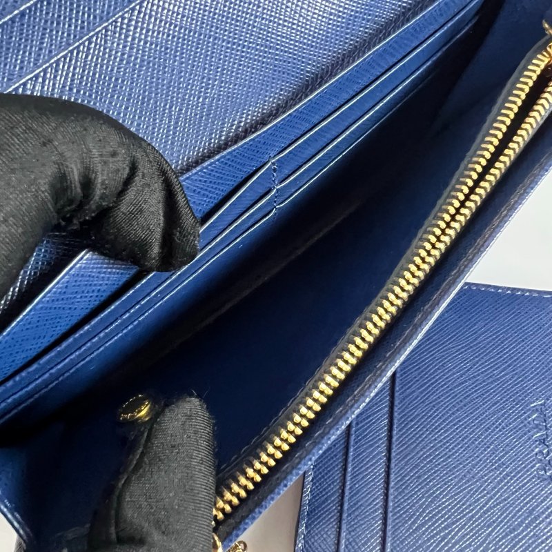 PRADA   藍釦式掀蓋長夾-8