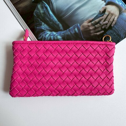 🩷狀況超級新羊皮🩷Bottega Veneta 桃紅亮色斜背包