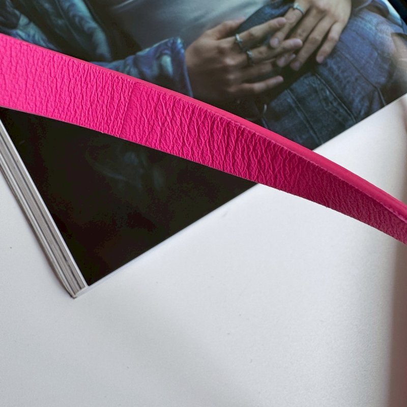 🩷狀況超級新羊皮🩷Bottega Veneta 桃紅亮色斜背包-8