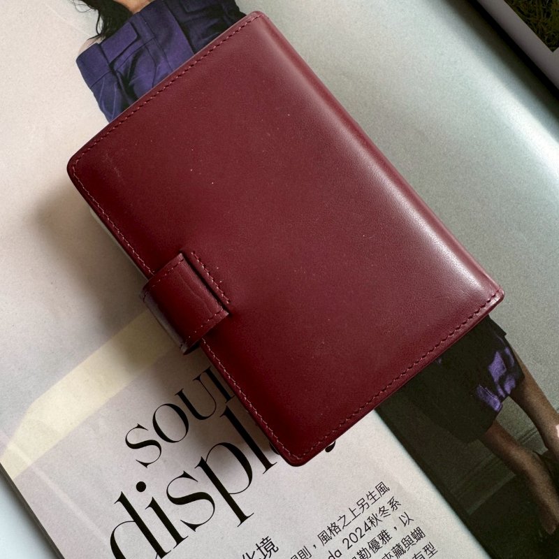 😍明星小卡收藏 拍立得相簿 Cartier 暗紅色扣式卡套-1