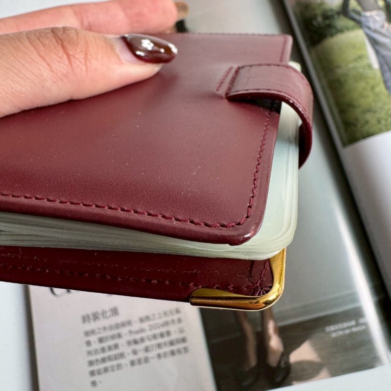😍明星小卡收藏 拍立得相簿 Cartier 暗紅色扣式卡套-2
