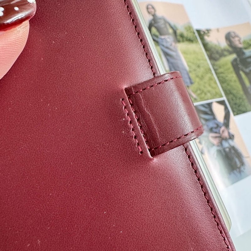 😍明星小卡收藏 拍立得相簿 Cartier 暗紅色扣式卡套-5