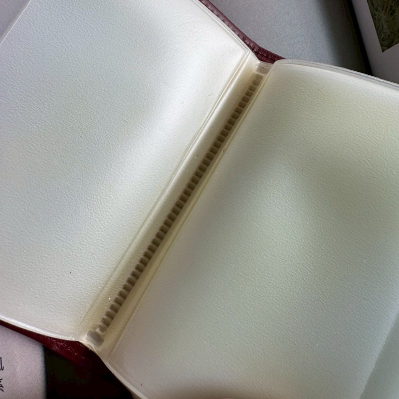 😍明星小卡收藏 拍立得相簿 Cartier 暗紅色扣式卡套-10