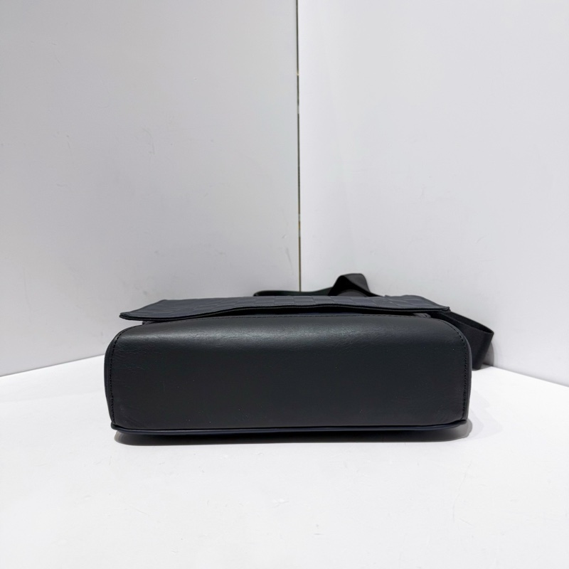 路易威登/Louis Vuitton  深藍色 棋盤格純皮款 有芯片壓紋logo 斜挎單肩包 25.0x 22.0x 7.0 cm-4