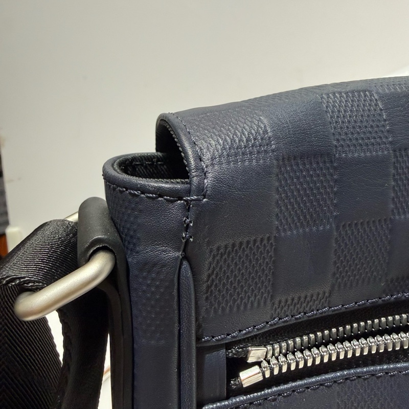 路易威登/Louis Vuitton  深藍色 棋盤格純皮款 有芯片壓紋logo 斜挎單肩包 25.0x 22.0x 7.0 cm-9