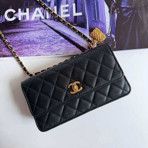 😍附金色可愛小吊飾 Chanel 黑色荔枝皮雙鏈包
