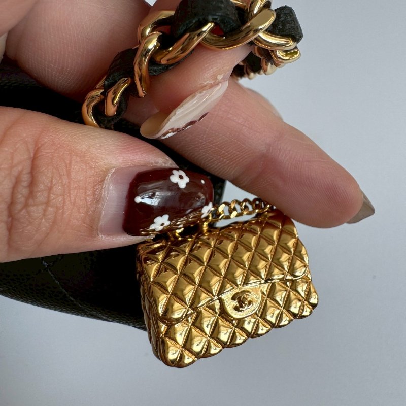 😍附金色可愛小吊飾 Chanel 黑色荔枝皮雙鏈包-1